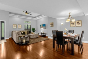Vibrant 4BR Family Townhome 1 mile from Disney World and Disney Springs